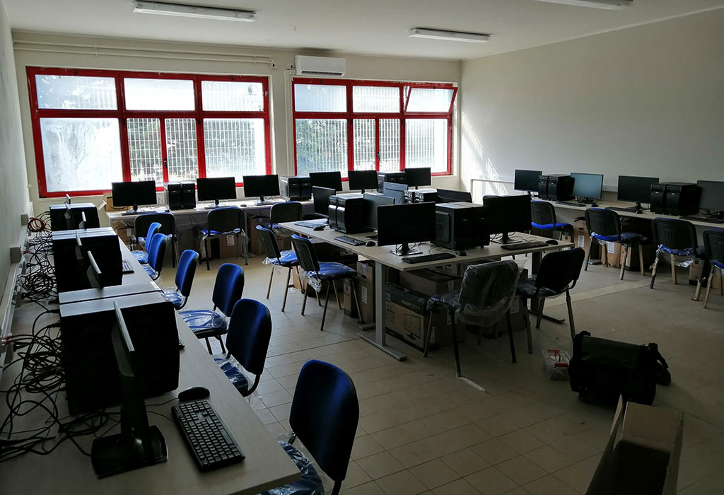 Adesa-galleria-home-15